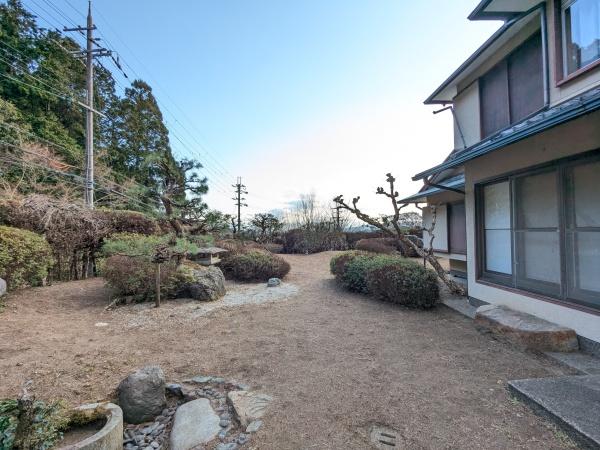 京都市左京区修学院檜峠町　中古戸建 現地写真（庭）