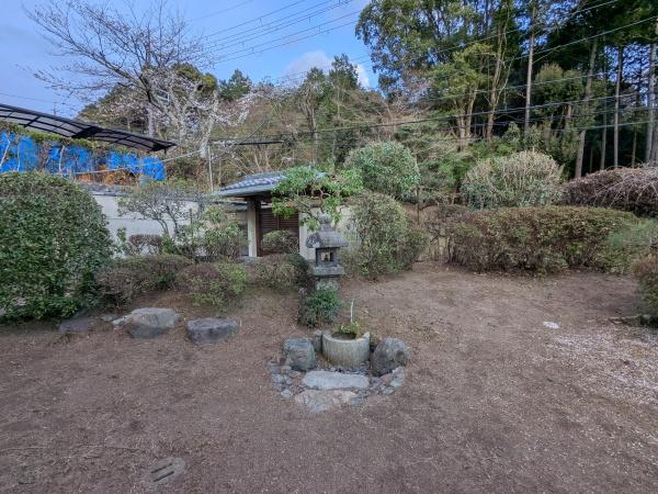 京都市左京区修学院檜峠町　中古戸建 現地写真（庭）