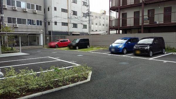 スプランディッド大阪ＷＥＳＴ 共用部写真（駐車場）