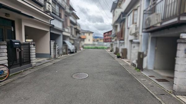 京都市右京区太秦皆正寺町　中古戸建 現地写真（前面道路含む現地写真）