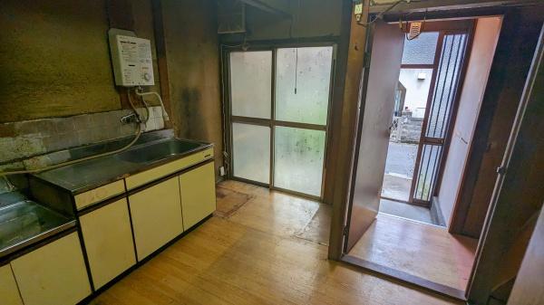 京都市山科区小山中ノ川町　中古テラスハウス 内観写真（リビング）