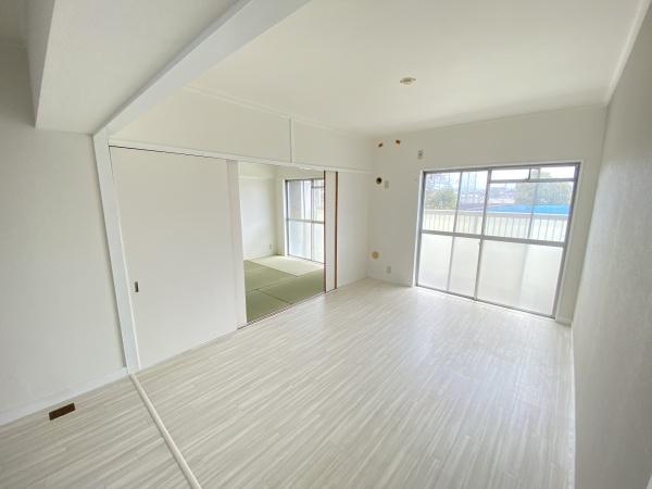 陵南住宅3号棟 内観写真（リビング）