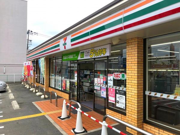 陵南住宅3号棟 コンビニ
