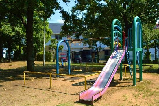陵南住宅3号棟 公園