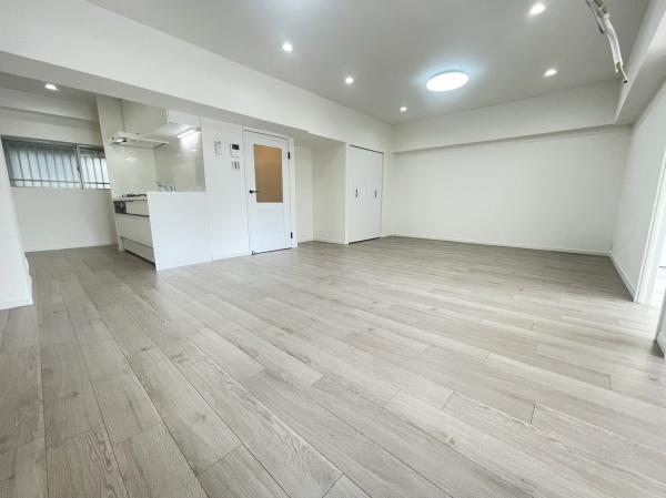 メガロコープ平野１号棟 内観写真（リビング）