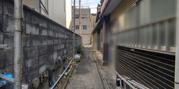 京都市右京区太秦安井馬塚　古家付き売土地 現地写真（前面道路含む現地写真）