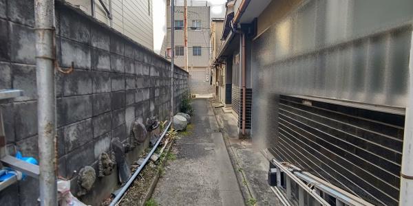 京都市右京区太秦安井馬塚　古家付き売土地 現地写真（前面道路含む現地写真）