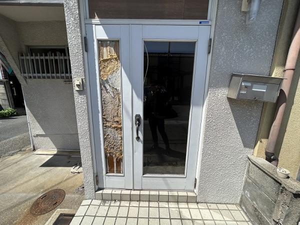京都市山科区西野大鳥井町　中古戸建 現地写真（玄関）