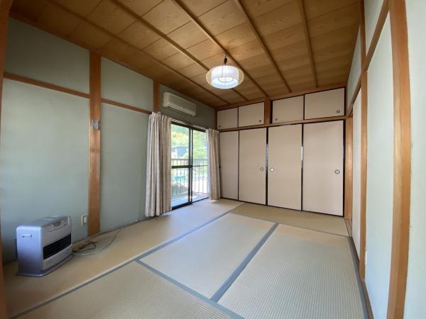 京都府船井郡京丹波町須知新町　中古戸建 内観写真（リビング以外の居室）