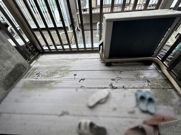 京都市山科区西野後藤　中古テラスハウス 現地写真（バルコニー）