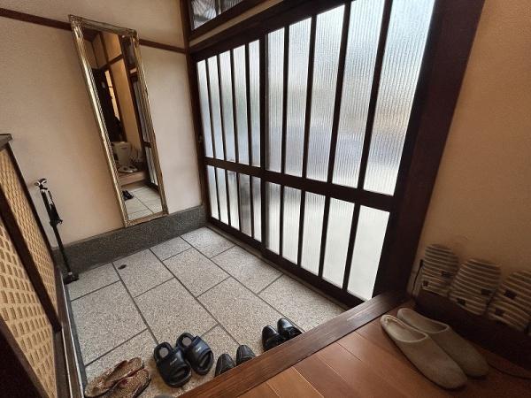 京都市北区大宮玄琢北町　中古戸建 現地写真（玄関）