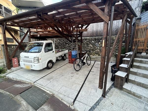 京都市北区大宮玄琢北町　中古戸建 現地写真（駐車場）