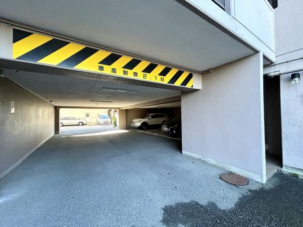 シャルマンフジ堺北 共用部写真（駐車場）