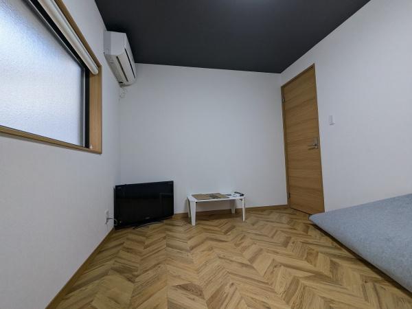 右京区西京極畑田町　中古戸建 内観写真（リビング以外の居室）