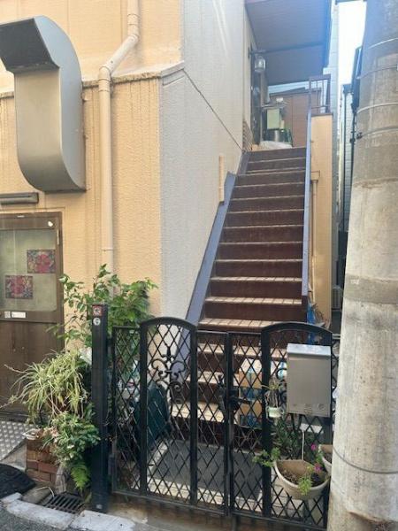 大阪市此花区伝法3丁目　店舗付住宅 現地写真（玄関）