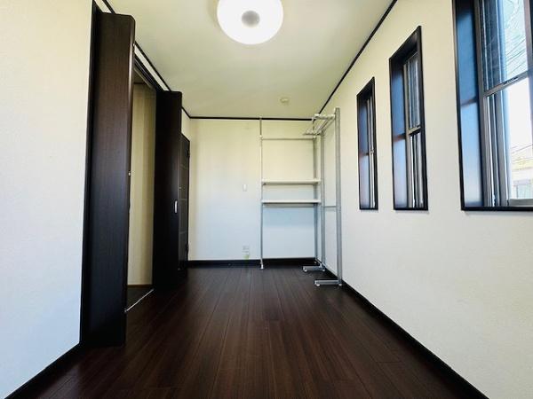 堺市西区鳳南町5丁　中古戸建 内観写真（リビング以外の居室）