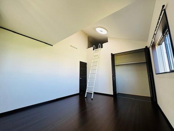 堺市西区鳳南町5丁　中古戸建 内観写真（リビング）