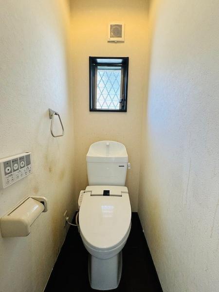 堺市西区鳳南町5丁　中古戸建 内観写真（トイレ）