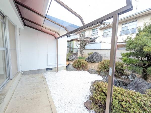 京都市伏見区醍醐勝口町　中古テラスハウス 現地写真（庭）