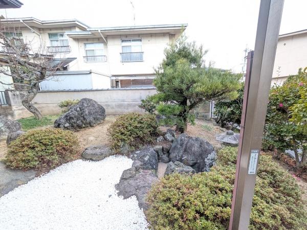 京都市伏見区醍醐勝口町　中古テラスハウス 現地写真（庭）
