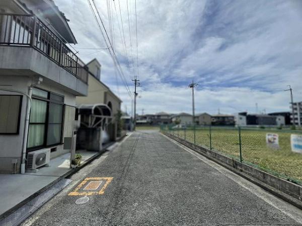 八尾市青山町2丁目　中古戸建 現地写真（前面道路含む現地写真）