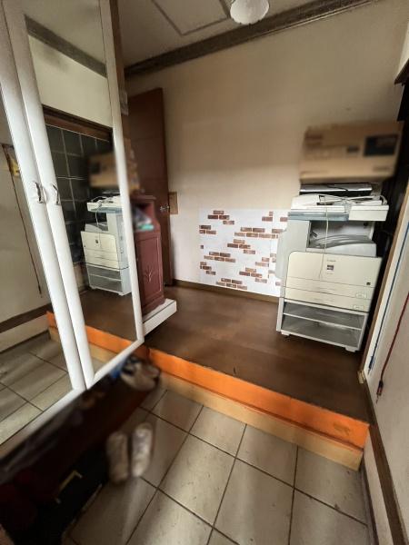 羽曳野市伊賀6丁目　中古戸建 現地写真（玄関）