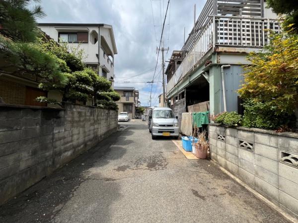 羽曳野市伊賀6丁目　中古戸建 現地写真（前面道路含む現地写真）