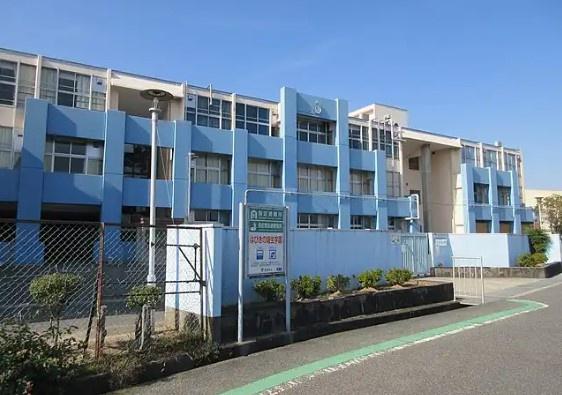 羽曳野市伊賀6丁目　中古戸建 中学校