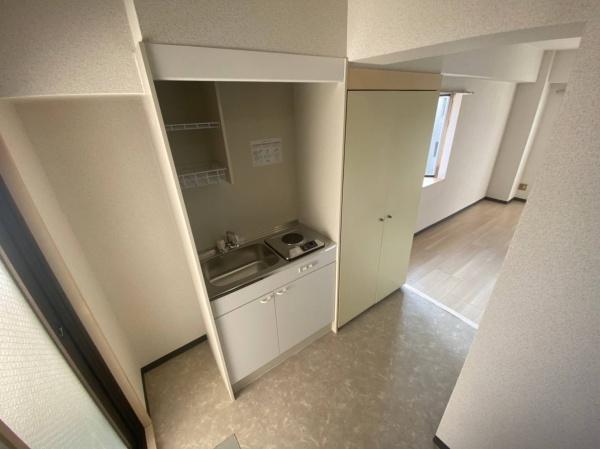 TYCOONサン九　3室バルク売り 内観写真（キッチン）