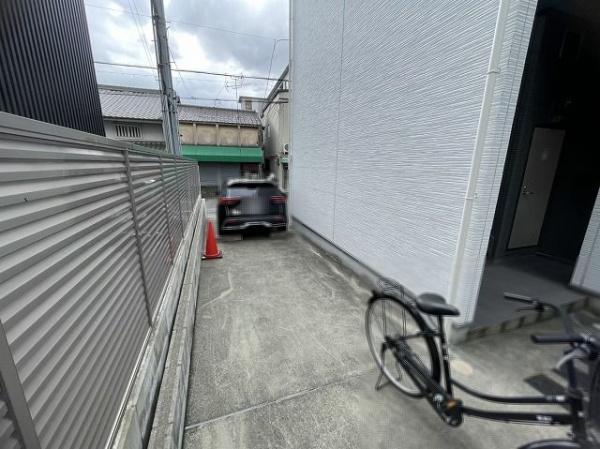 CRASTINE帝塚山東 現地写真（駐車場）