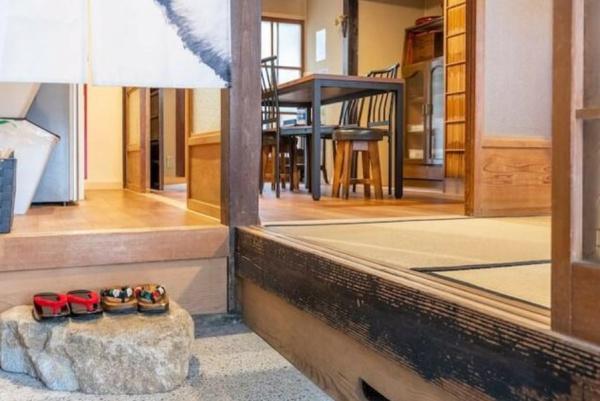 京都市上京区下長者町通六軒町西入利生町　中古テラスハウス 内観写真（リビング以外の居室）