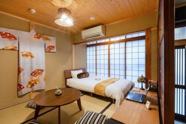 京都市上京区下長者町通六軒町西入利生町　中古テラスハウス 内観写真（リビング以外の居室）
