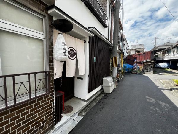 京都市上京区下長者町通六軒町西入利生町　中古テラスハウス 現地写真（前面道路含む現地写真）