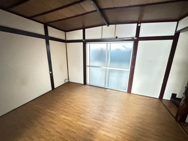 松原市阿保3丁目　中古戸建 内観写真（リビング以外の居室）