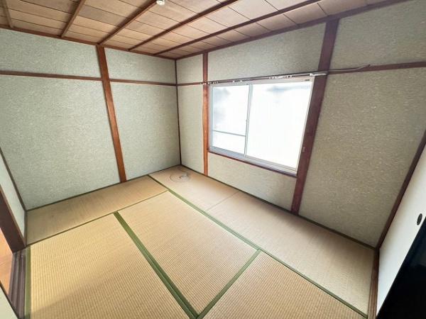 松原市阿保3丁目　中古戸建 内観写真（リビング以外の居室）
