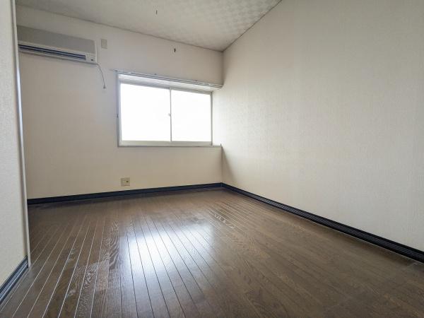 京都市右京区太秦御所ノ内町　中古戸建 内観写真（リビング以外の居室）