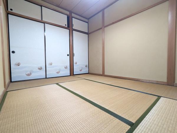 京都市右京区太秦御所ノ内町　中古戸建 内観写真（リビング以外の居室）