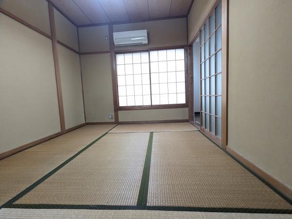 京都市右京区太秦御所ノ内町　中古戸建 内観写真（リビング以外の居室）