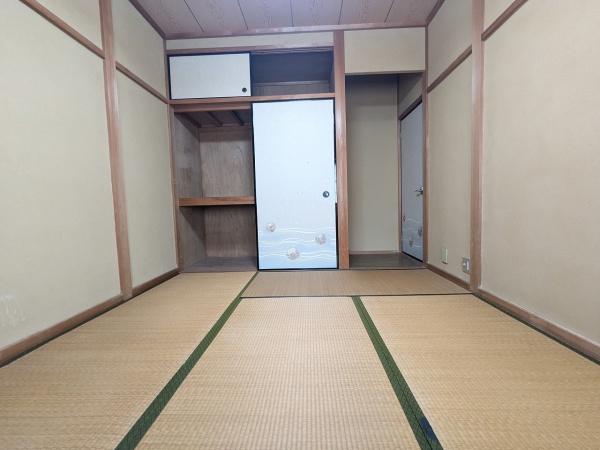 京都市右京区太秦御所ノ内町　中古戸建 内観写真（リビング以外の居室）