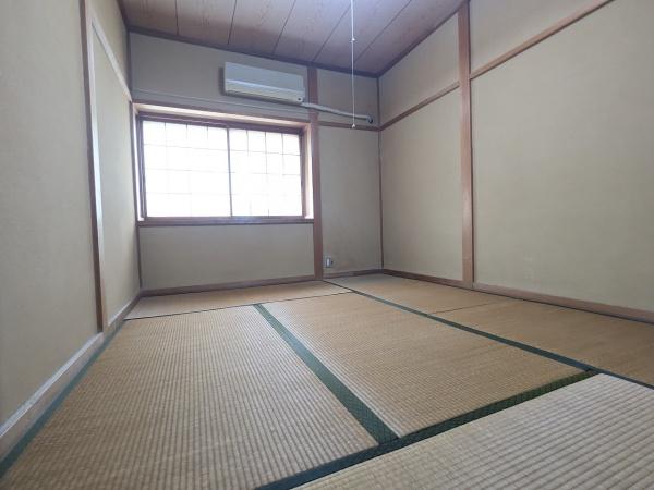 京都市右京区太秦御所ノ内町　中古戸建 内観写真（リビング以外の居室）