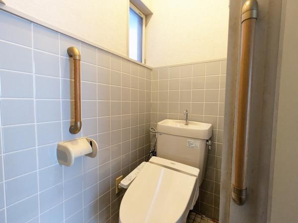 京都市右京区太秦御所ノ内町　中古戸建 内観写真（トイレ）