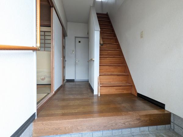 京都市右京区太秦御所ノ内町　中古戸建 現地写真（玄関）