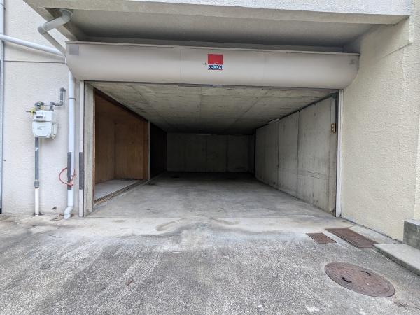 京都市右京区太秦御所ノ内町　中古戸建 現地写真（駐車場）