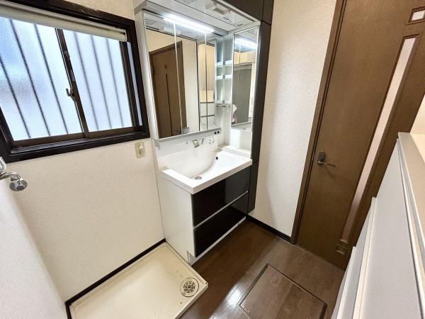 羽曳野市西浦　中古戸建 内観写真（洗面台・洗面所）