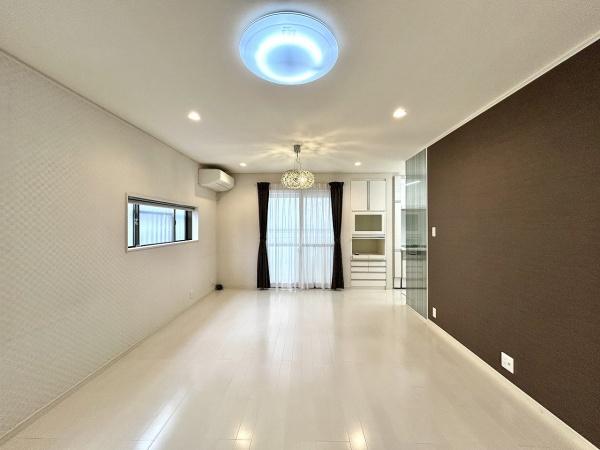 羽曳野市西浦　中古戸建 内観写真（リビング）