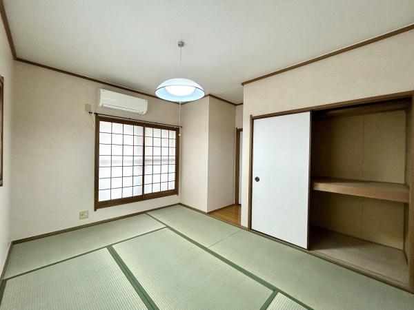 羽曳野市西浦　中古戸建 内観写真（リビング以外の居室）