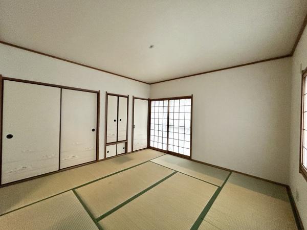 羽曳野市西浦　中古戸建 内観写真（リビング以外の居室）