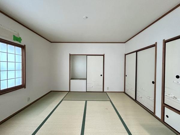 羽曳野市西浦　中古戸建 内観写真（リビング以外の居室）