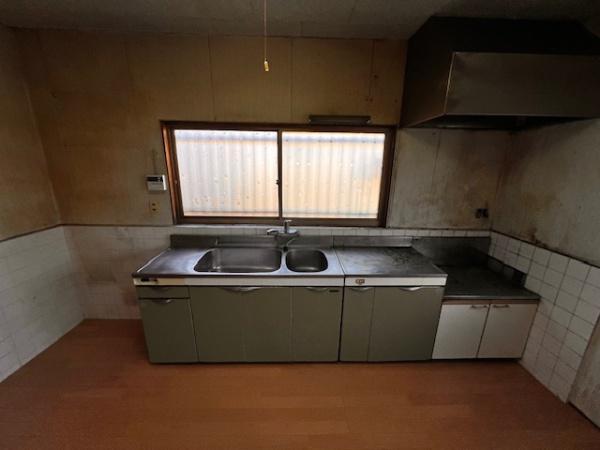 和歌山県岩出市金池字貴能地　中古戸建 内観写真（キッチン）