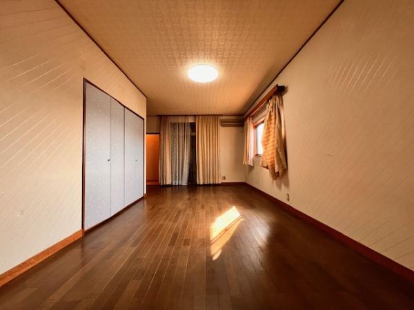 和歌山県岩出市金池字貴能地　中古戸建 内観写真（リビング）